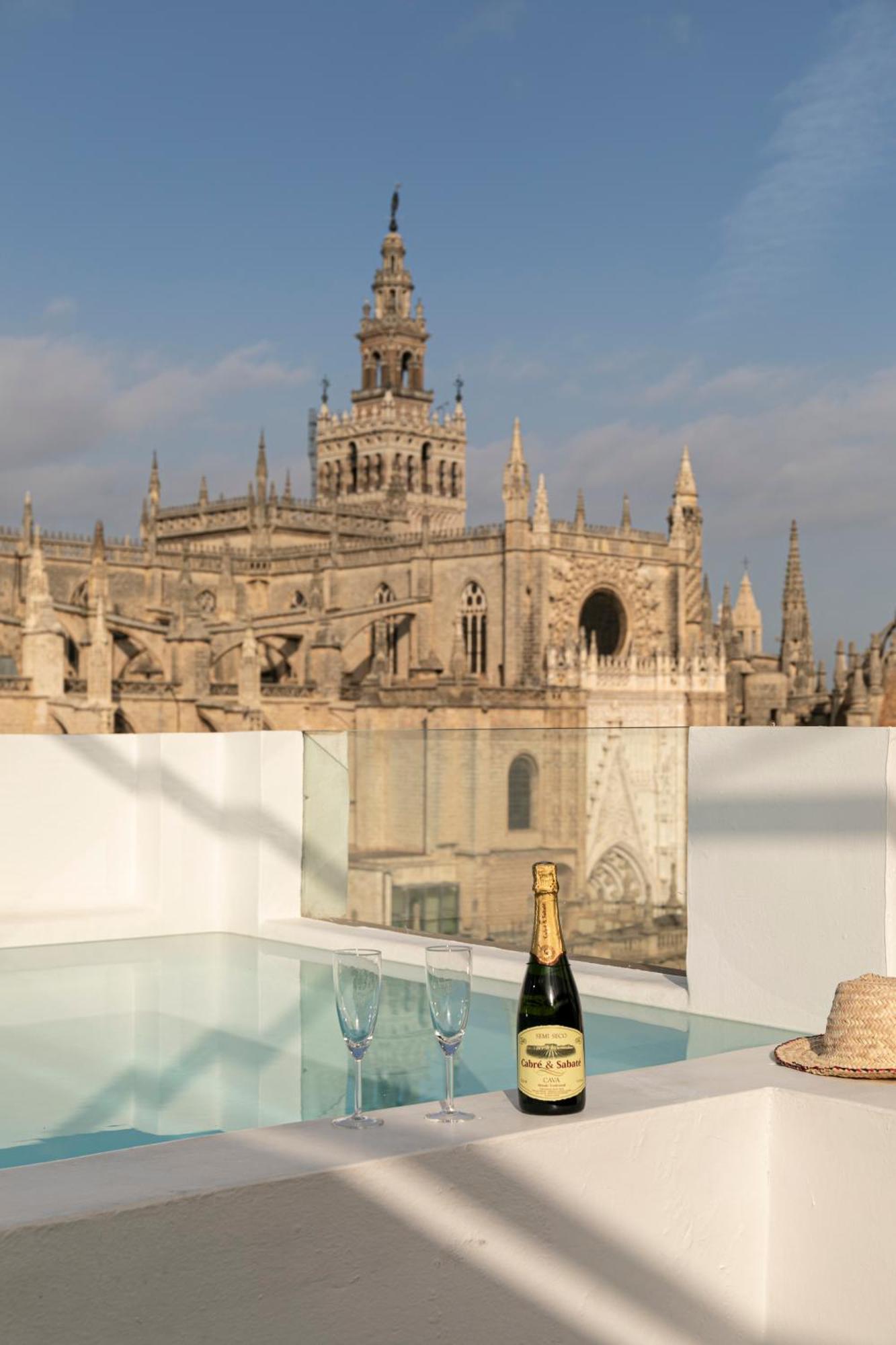 Isg Apartments Modern Atticpool At The Cathedralfree Parking Sevilla Exterior foto