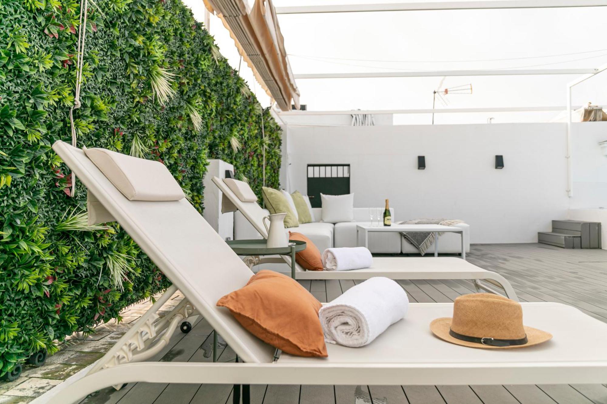 Isg Apartments Modern Atticpool At The Cathedralfree Parking Sevilla Exterior foto